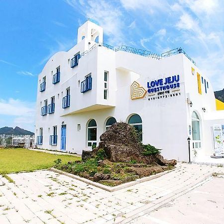 סאוגוויפו Love Jeju - Sanbangsan מראה חיצוני תמונה