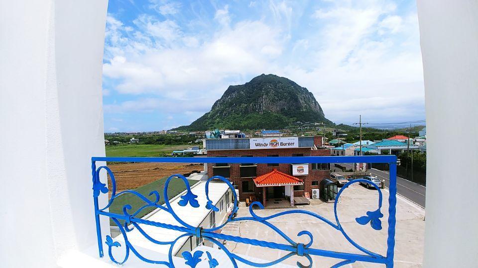 סאוגוויפו Love Jeju - Sanbangsan מראה חיצוני תמונה